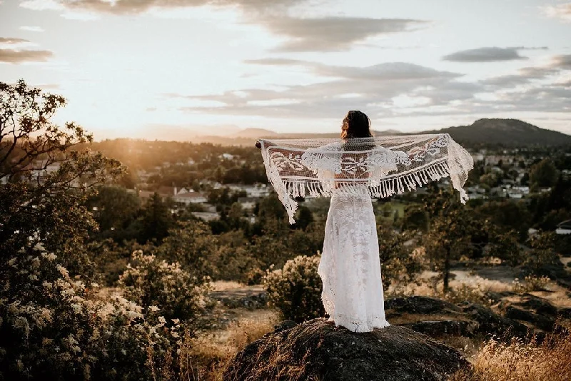 Her Soul's Delight lace shawl in antique white Fashionable Shawl with Fringe