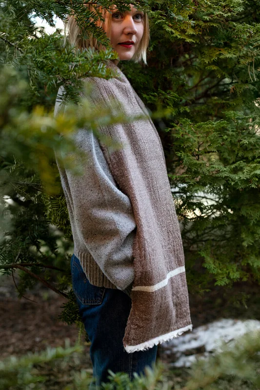 Lapuan Kankurit Tanhu Pocket Shawl Brown Trendy Oversized Shawl Cape