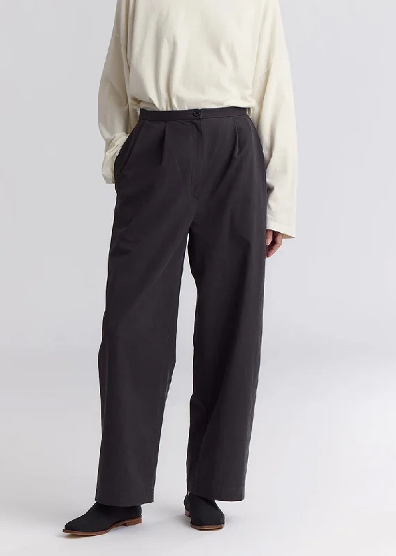 Black Crane - Straight Trousers in Dark Grey Trousers cozy soft