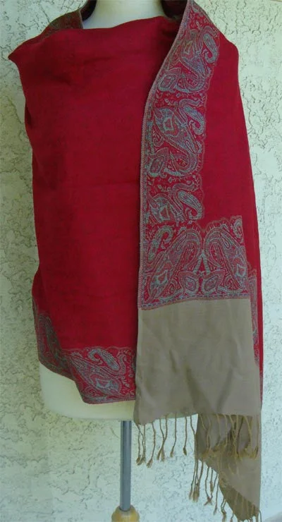 Elegant Kashmiri Style Winter shawls Stylish Chunky Wool Shawl